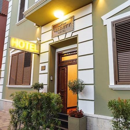 Hotel Serenity Тирана Екстериор снимка