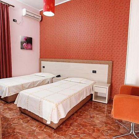 Hotel Serenity Тирана Екстериор снимка