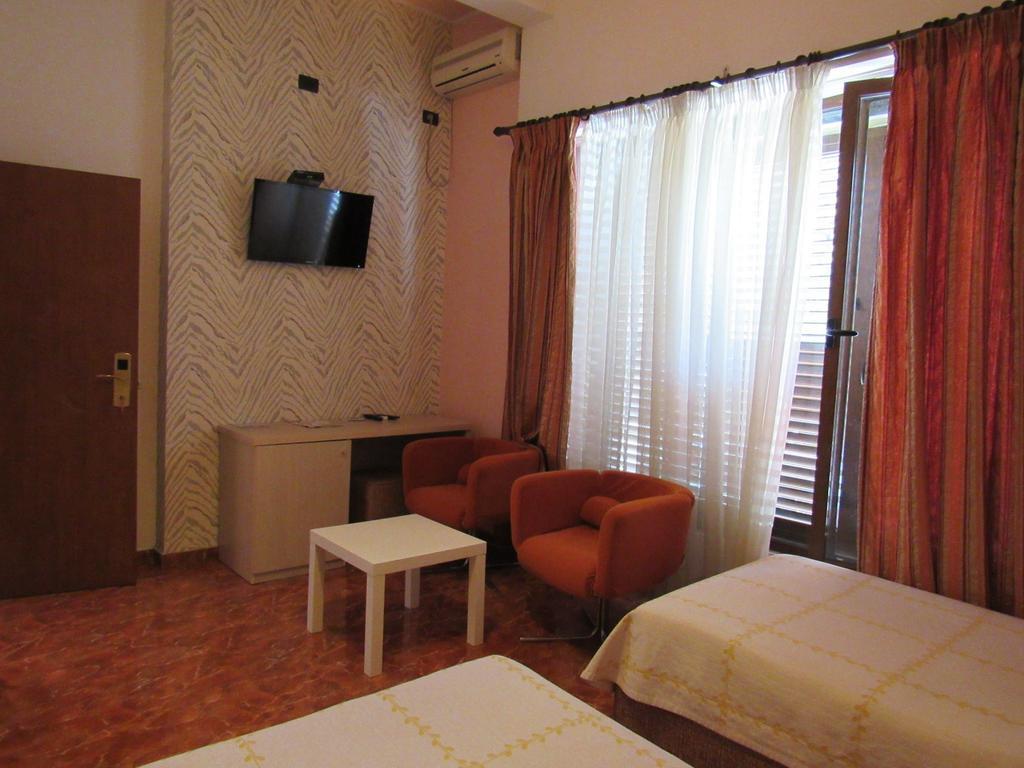 Hotel Serenity Тирана Екстериор снимка