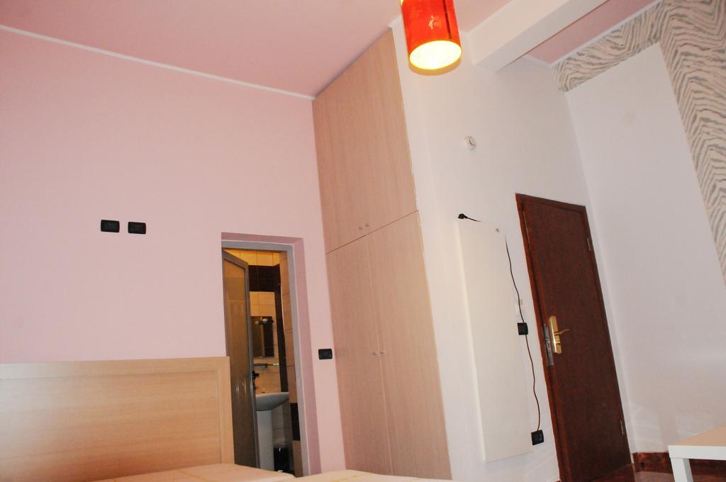 Hotel Serenity Тирана Екстериор снимка