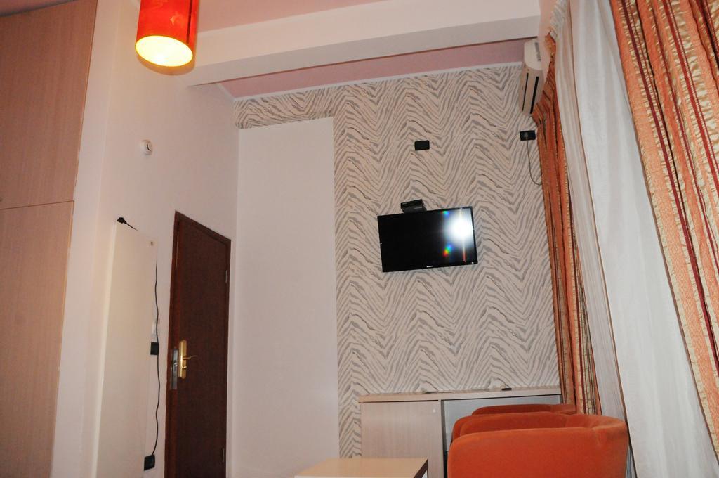 Hotel Serenity Тирана Екстериор снимка