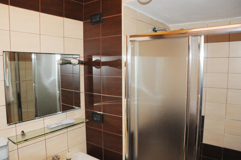 Hotel Serenity Тирана Екстериор снимка