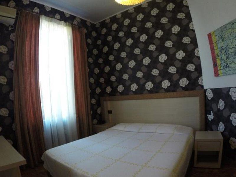 Hotel Serenity Тирана Екстериор снимка