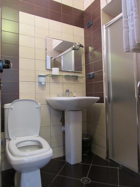 Hotel Serenity Тирана Стая снимка